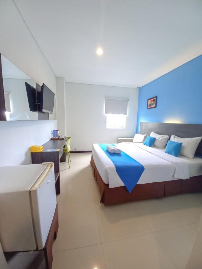 Pratama Hotel & Convention Mataram Exterior foto
