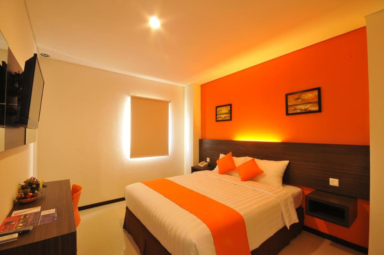 Pratama Hotel & Convention Mataram Exterior foto
