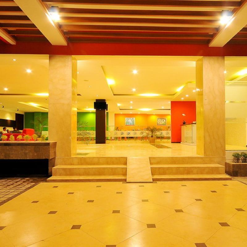Pratama Hotel & Convention Mataram Exterior foto