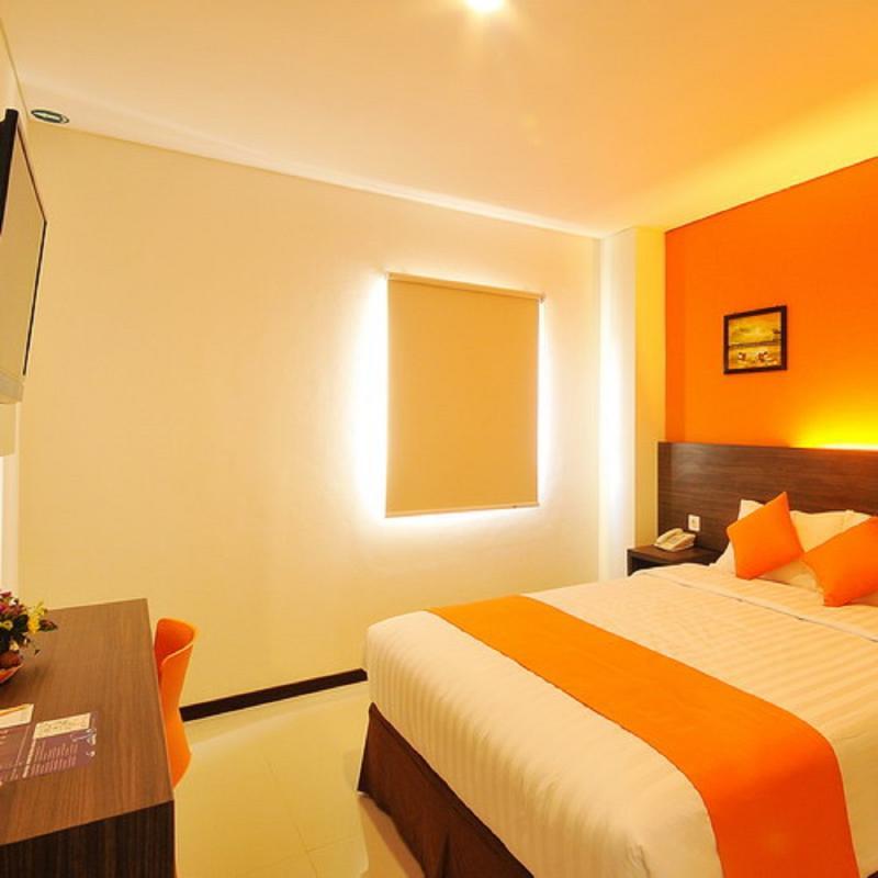 Pratama Hotel & Convention Mataram Exterior foto